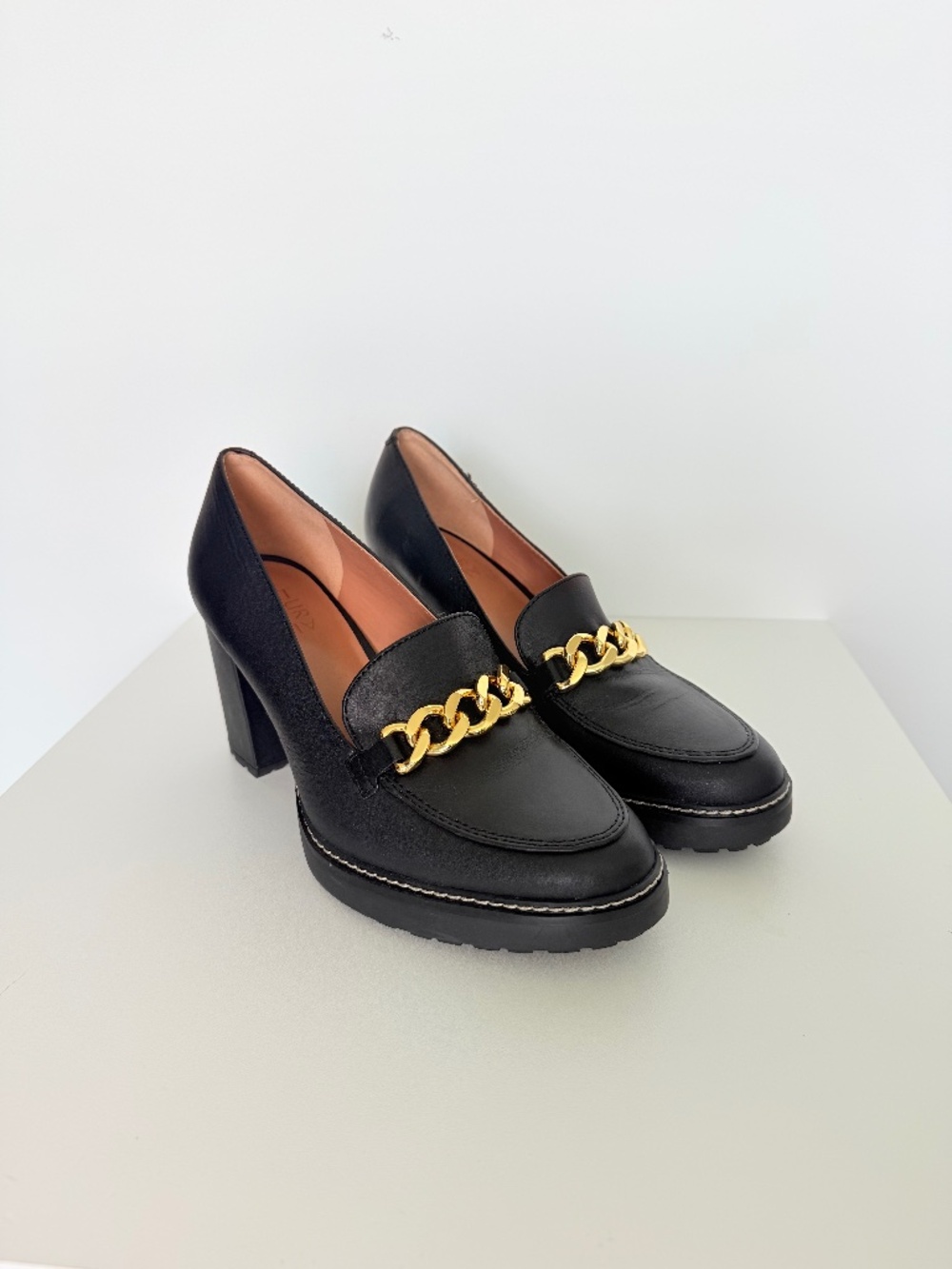 Naturalizer Callie Moc Loafers Women's Size 8W Black Leather Chain Comfort Shoes